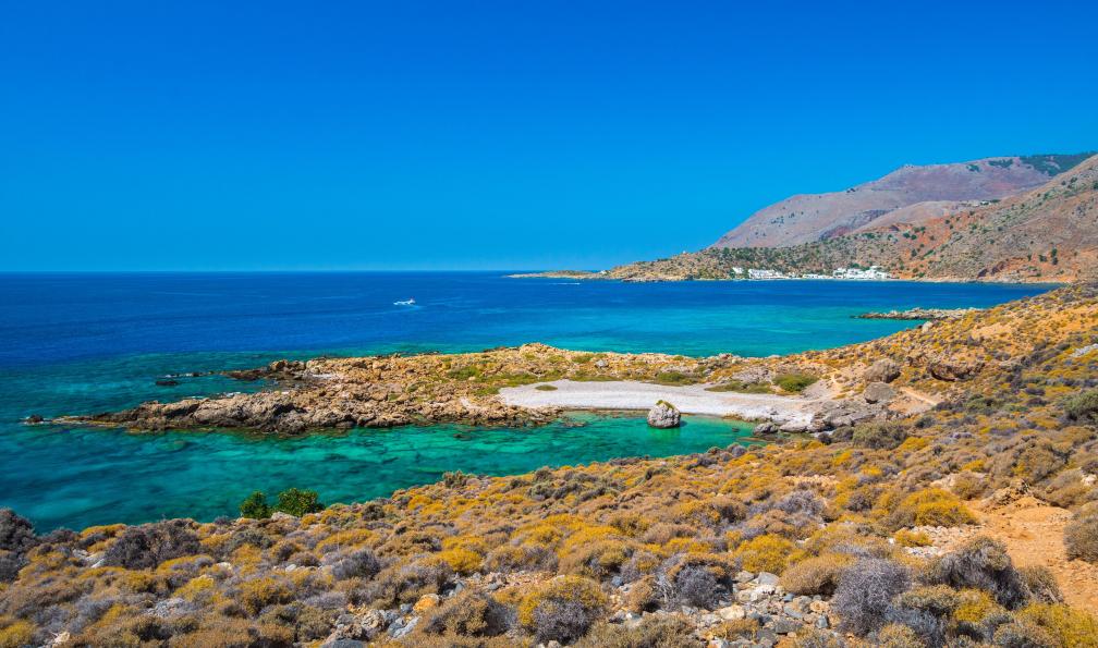 Gatsi - Istock - Grec village de Loutro, Chania, Crète, Grèce - Grande Bleue, montagnes Blanches crete-montagnes-blanches-randonnee