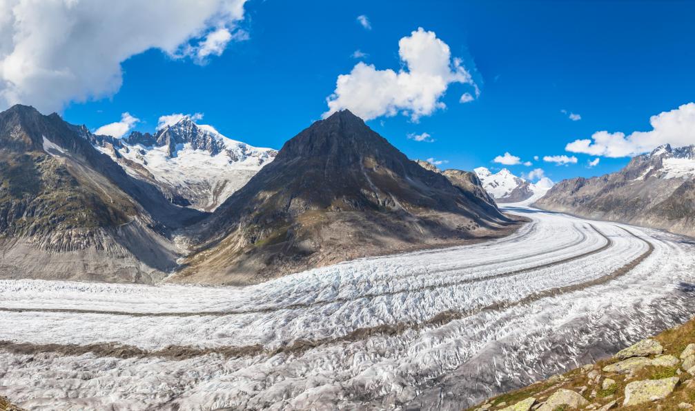 Stein - Peter - Adobe stock - Glacier d'Aletsch, Valais, Oberland, Alpes Suisse. - Rando-forme à Aletsch suisse-randonnee-en-suisse