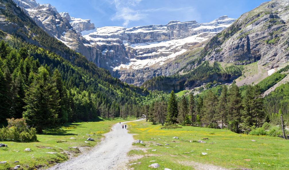 bbsferrari - Istock - Randonnée au cirque de Gavarnie, Pyrénées, France - De Gavarnie à Ordesa pyrenees-randonnee-gavarnie