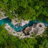 © Jucha - Marcin - stock.adobe.com - Les gorges de la rivière Soca et bleu magnifique, Slovénie le tour de slovénie