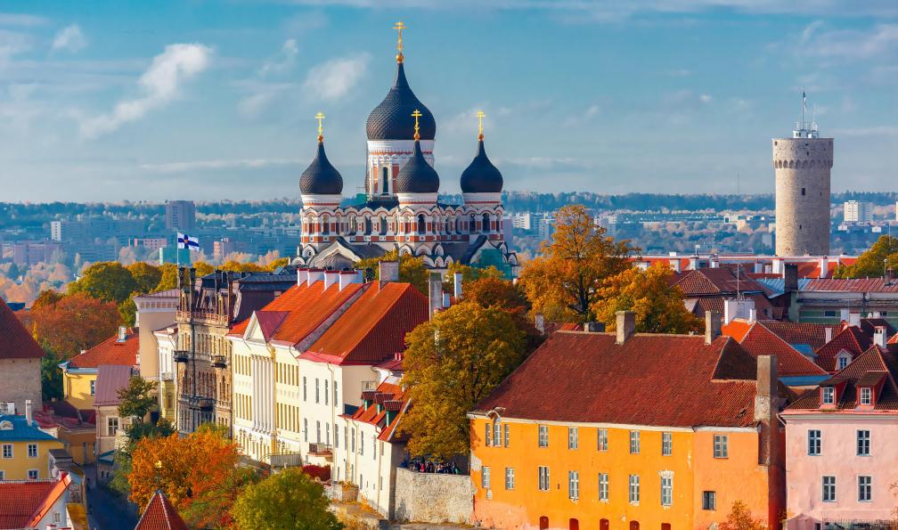 KavalenkavaVolha - Istock - Vue aérienne de la vieille ville, Tallinn, Estonie - Randonnées et voyages en Estonie Randonnées et voyages en Estonie