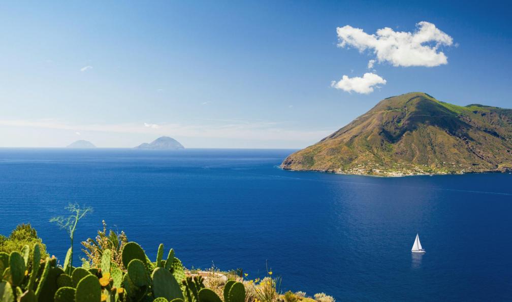 spooh - istock - Îles Eoliennes, Italie - L'intégrale des Eoliennes iles-eoliennes-randonnee-vulcano