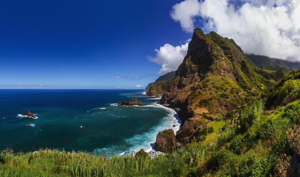 TPopova - Istock - ôte près de Boaventura, Madère, Portugal. - Le grand tour de Madère madere-levadas-et-sentiers-de-madere