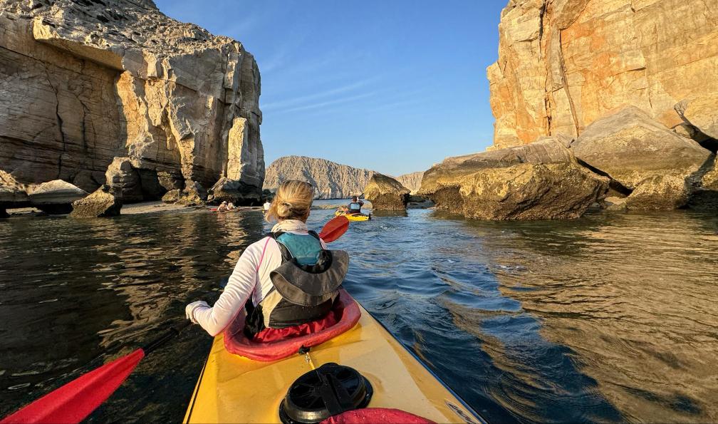 Gramusset - Maureen - ad - Randonneuse en kayak dans les fiords d'Oman - Trek et kayak au Musandam oman-kayak-oman