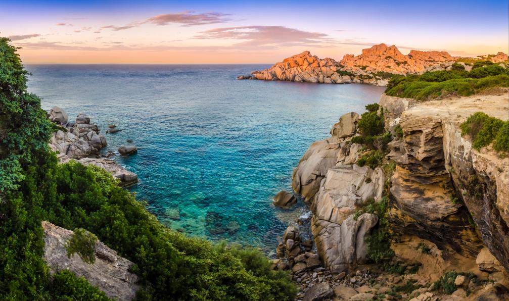 Martin M303 - Shutterstock - Capo Testa, Sardaigne, Italie. - Sardaigne : criques et îles de la côte Nord sardaigne-rando-sardaigne-en-famille