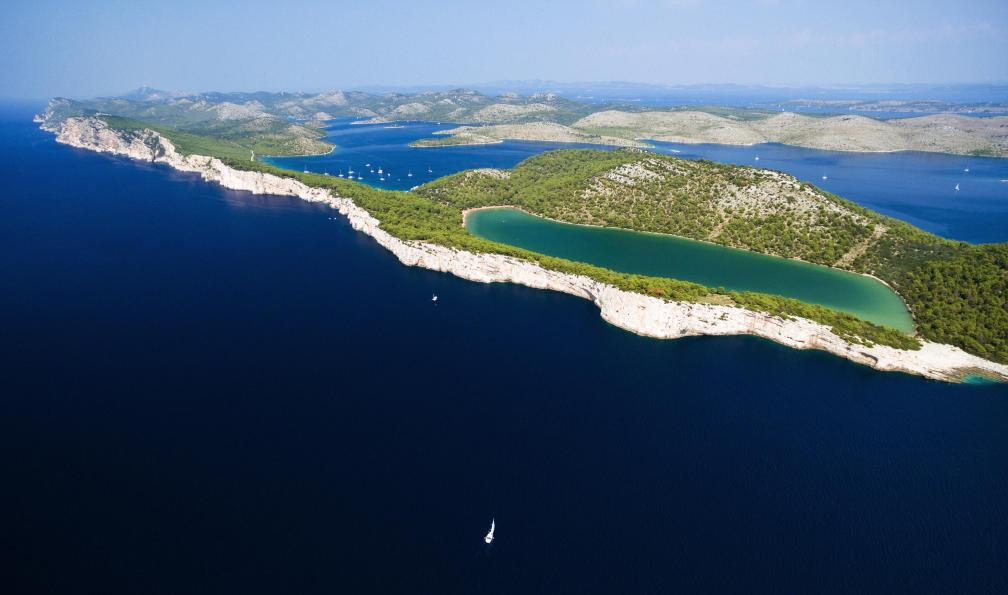 Ventura69 - Istock - lano lac,Telasnica, kornati, Croatia. - Parcs nationaux et îles de Dalmatie croatie-randonnee-dalmatie