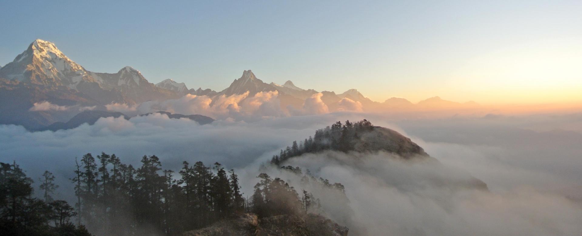 kopra-ridge-balcon-des-annapurnas-et-dhaulagiris