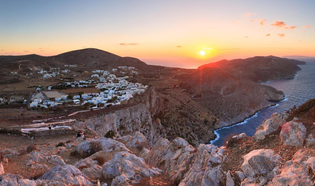 Folegandros, - Istock - Ile de Folegandros, dans l'archipel des Cyclades, Grèce - Santorin, Folégandros, Kimolos et Milos cyclades-rando-milos