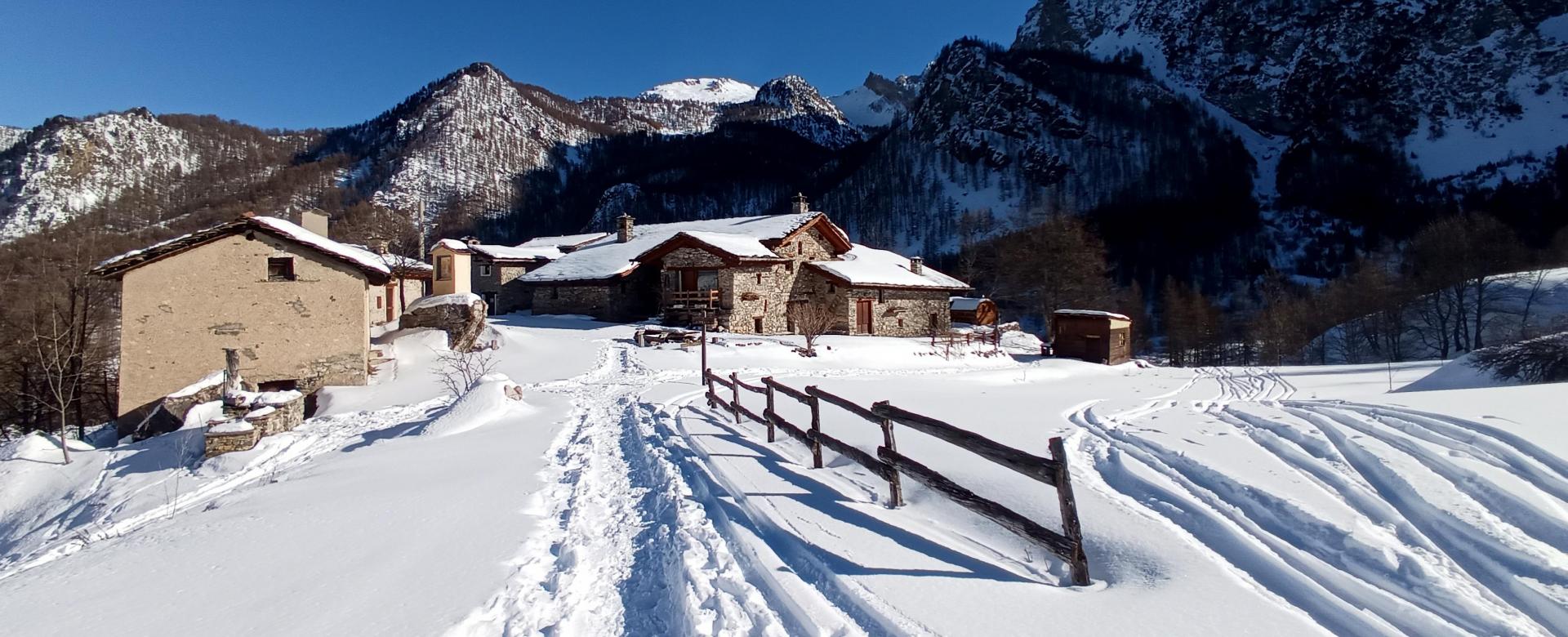 decouverte-du-val-maira-a-raquettes