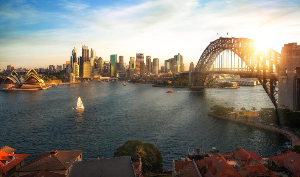 anekoho - AdobeStock - Vue sur l'Opéra, le port et le pont Harbour Bridge de Sydney, Nouvelle-Galles du Sud, Australie - Australie, road trip du bush aux plages de corail australie-roadtrip-australie
