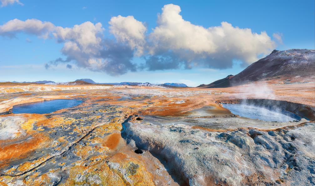 pilat666 - Adobe stock - Fumerolles et des bassins de boue en ébullition, activité géothermique de Hverir, Islande - Le tour du pays de feu islande-islande-route-1
