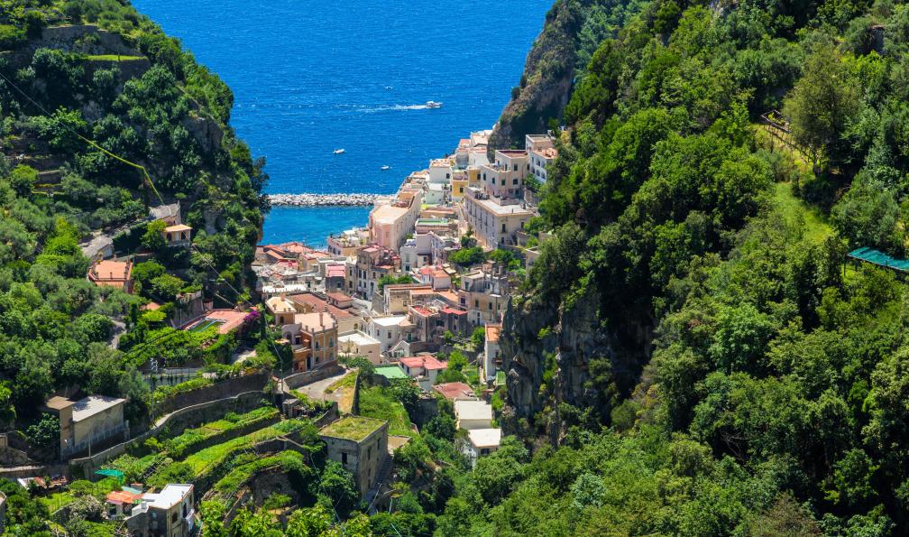 Sciarra - Francesca - Adobe stock - La côte d'Amalfi, Italie - Des pentes du Vésuve à la côte Amalfitaine italie-du-sud-randonnee-vesuve-et-cote-amalfitaine
