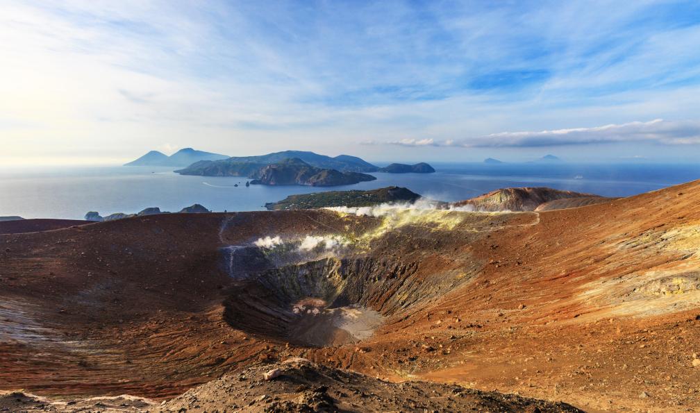 Flavio Vallenari - Istock - Les îles éoliennes-Sicile, Italie. - Les flammes de Vulcain iles-eoliennes-trekking-sicile