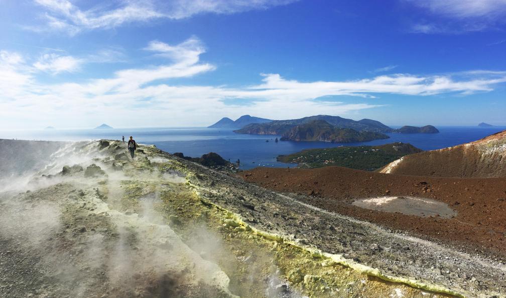 Au sommet du volcan de Vulcano, Eoliennes, Italie. - Iles et volcans de l'Italie du Sud iles-eoliennes-volcans-italiens