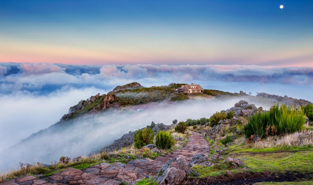 Alajeel - shutterstock - Achada do Teixeira, Pico Ruivo, Madère, Portugal - Randonnées de picos en levadas madere-rando-madere