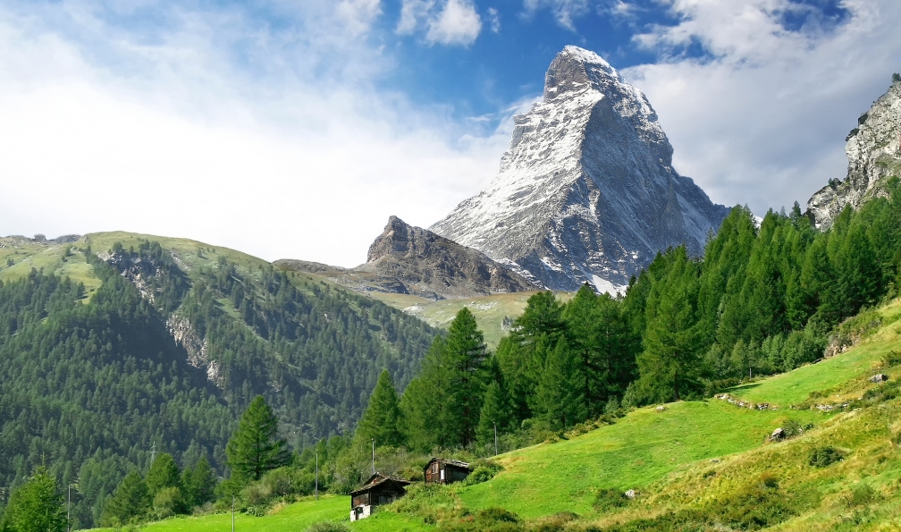 jahmaica - Istock - hameau de Zmutt,Mont Cervin;Suisse - De Chamonix à Zermatt, la version intégrale alpes-francaises-randonnee-chamonix-zermatt