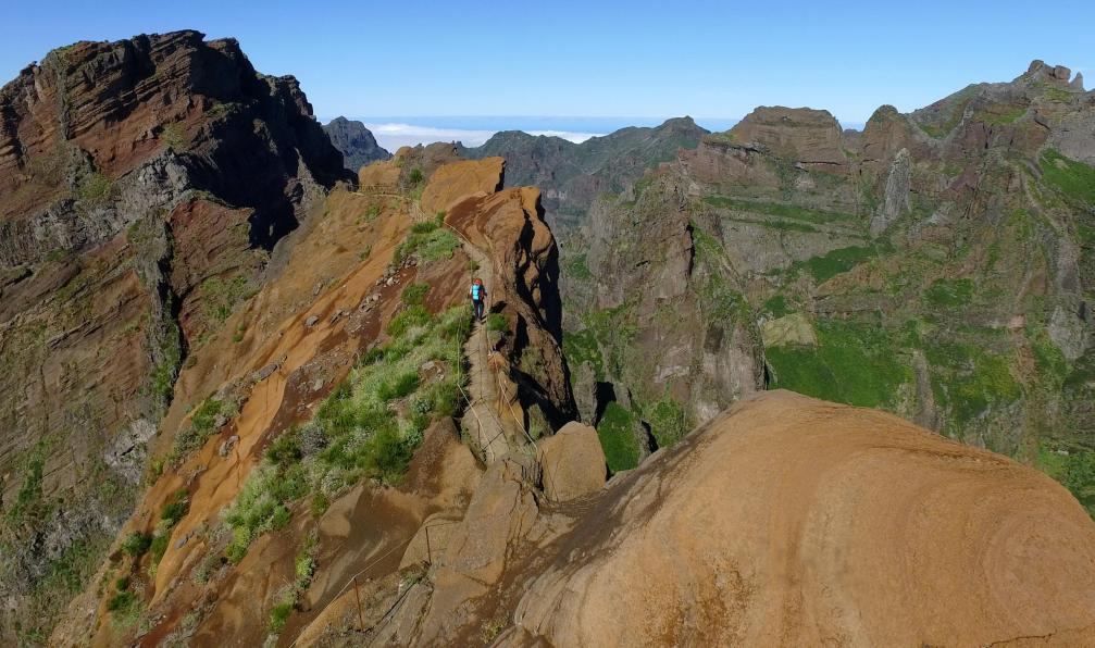 Watts - Colins - Unsplash - Sentier sur crête à Pico Arieiro, Madère - Madère par les crêtes madere-randonnee-par-les-cretes