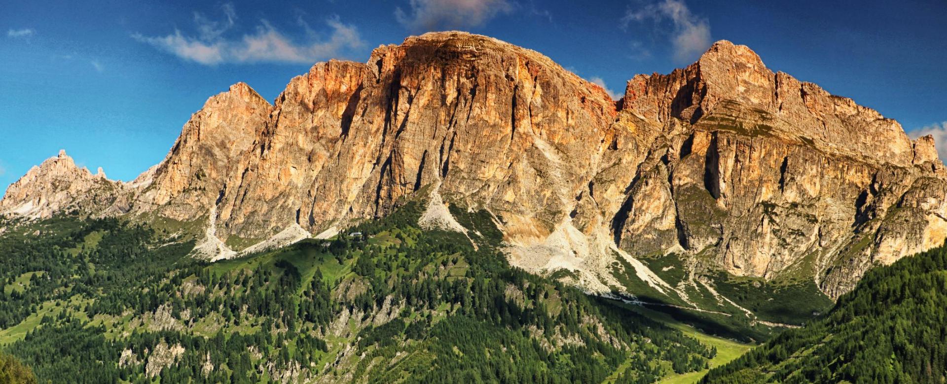 panorama-sur-les-dolomites