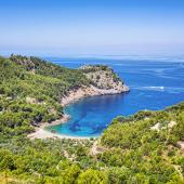 © cinoby - istock - Cala Tuent, Majorque, Espagne les sentiers de majorque