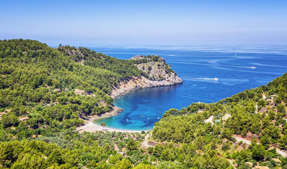 cinoby - istock - Cala Tuent, Majorque, Espagne - Sentiers et calanques de Majorque baleares-les-sentiers-de-majorque