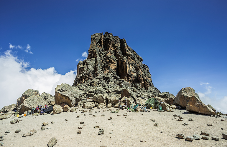 Camps de base au pied de Lava Tower sur le Kilimanjaro - Tanzanie