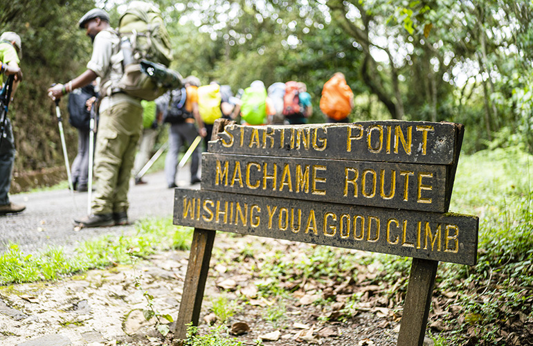 Point de départ de la route Machame, Kilimandjaro - Tanzanie
