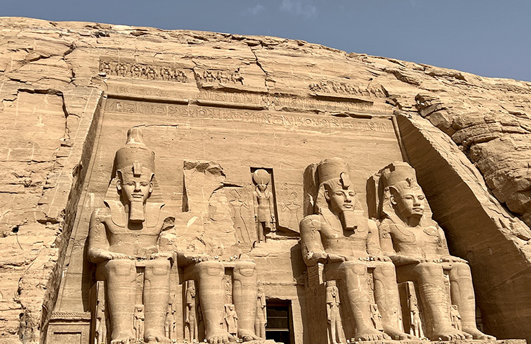 Statues temple d'Abou Simbel - Egypte