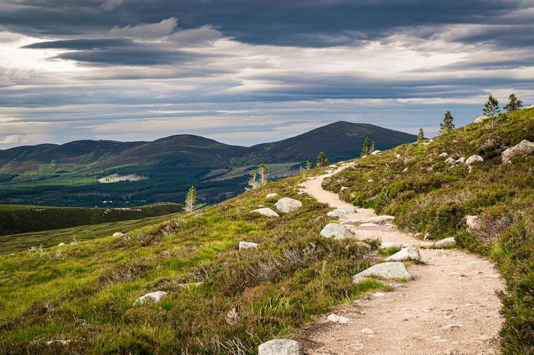 © Maritxu22 - Adobestock Sentier Ecosse
