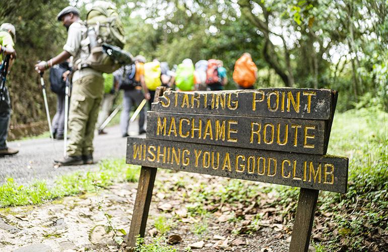 © Jocelyn Chavi - Allibert Trekking Point de départ de la route Machame, Kilimandjaro - Tanzanie